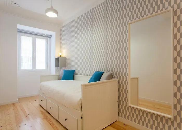 Charming Terrace - Liberdade Apartment