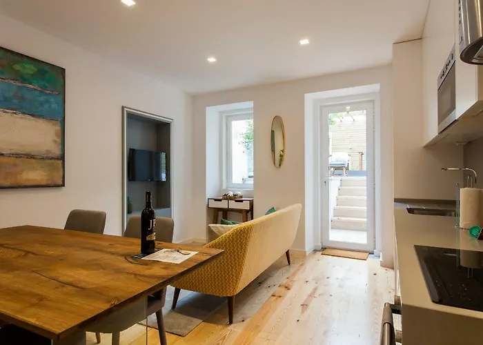 Charming Terrace - Liberdade Apartment