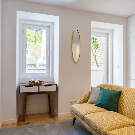Charming Terrace - Liberdade Apartment Lisbon